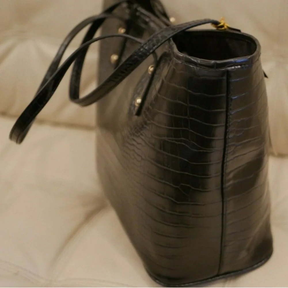 BEBE Black Faviola Stamped Croco Tote Purse w/Matching Pouch. EUC